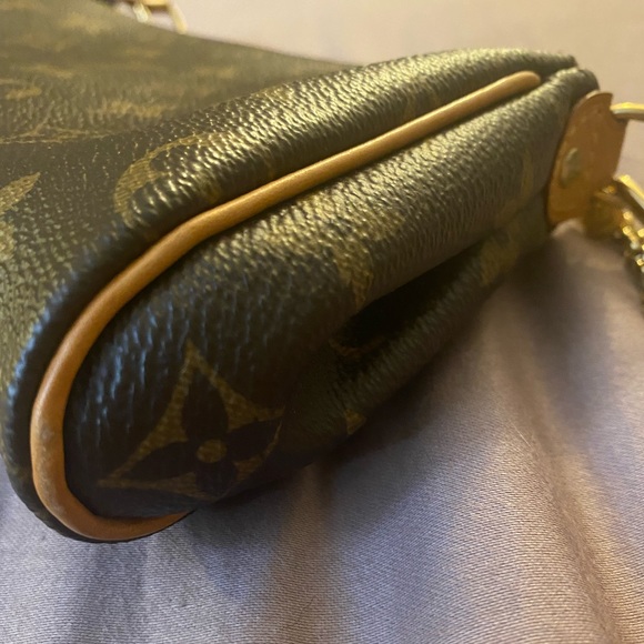 Beautiful Louis Vuitton Eva Clutch - Picture 6 of 8